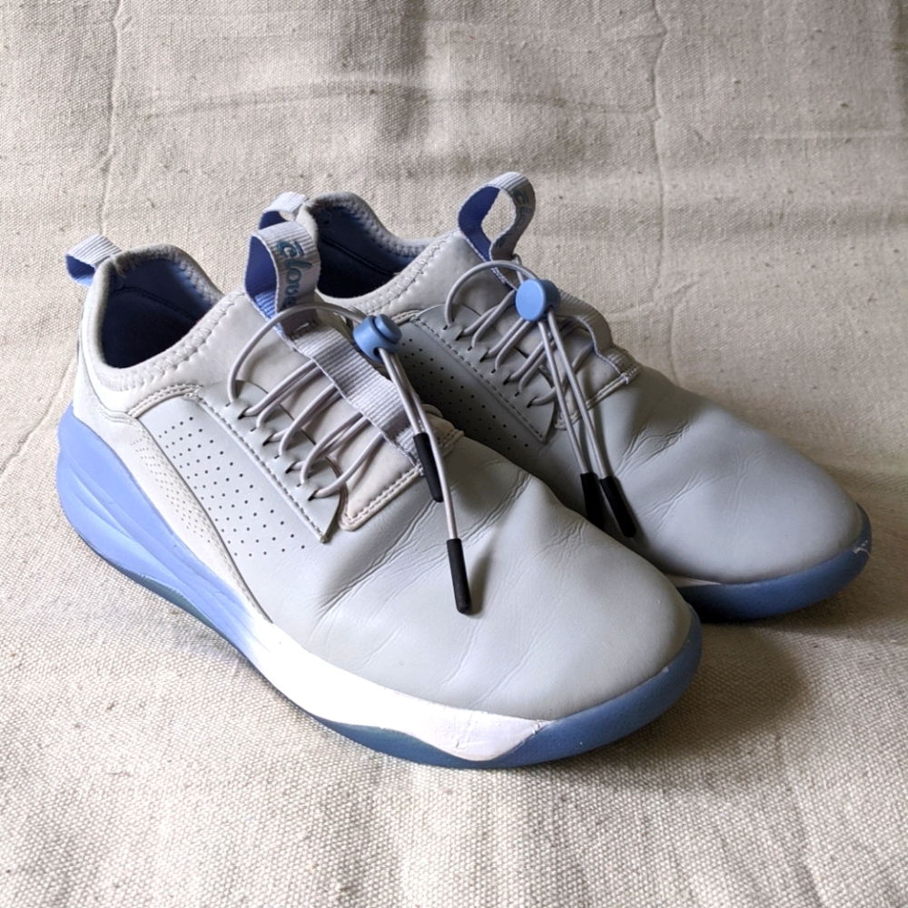 Clove Nursing Shoes Grey Matter Size 8.5